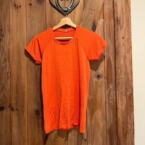 Lululemon t shirt